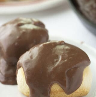 Chocolate Gravy and Biscuits - seniorskillet.com