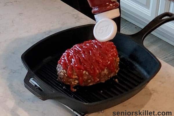 Adding ketch up to meatloaf
