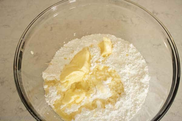 Butter, vanilla and sugar in a bowl